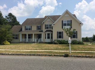 2605 Medina St, Vineland, NJ 08361