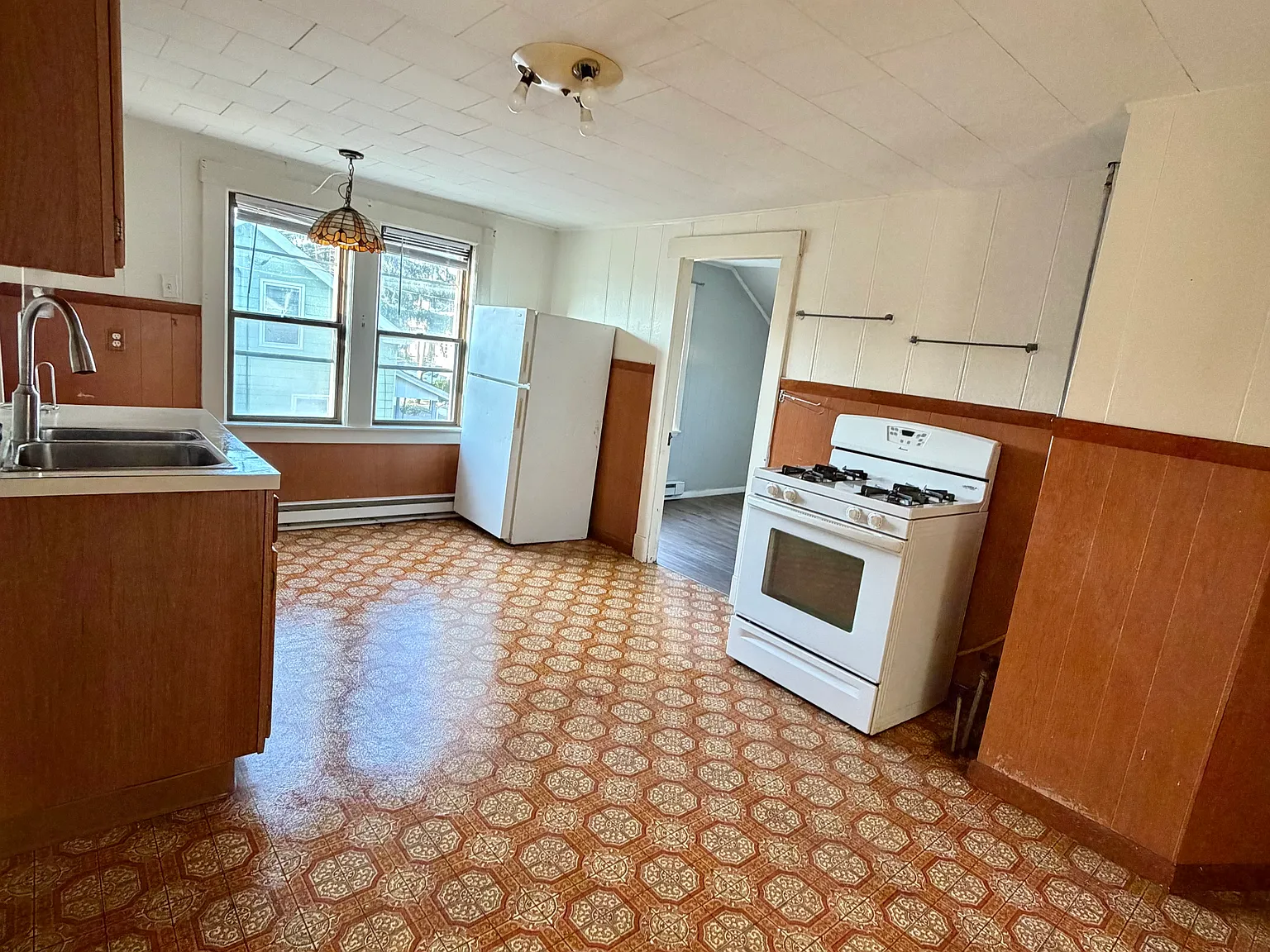 2 bed, 1594 sqft, $1,600 — Photo 3
