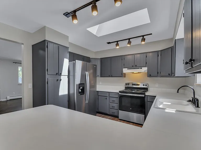 7687 Newman St — Photo 7
