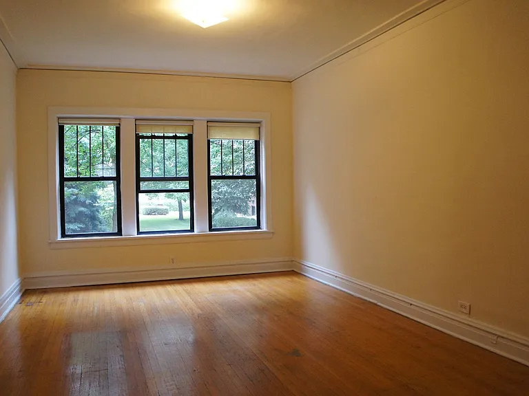 2516 N. Kedzie LP — Photo 17