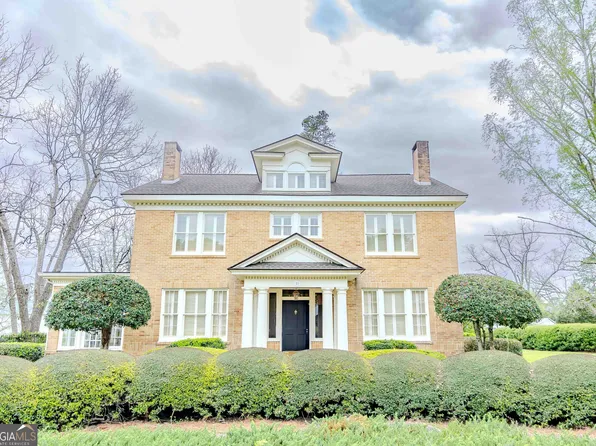 39 W Graham St, Mc Rae, GA 31055