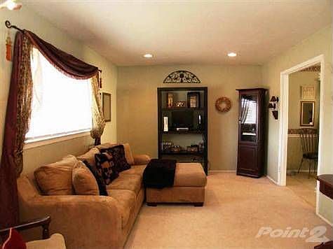 3rd image of 700 Cambridge Dr