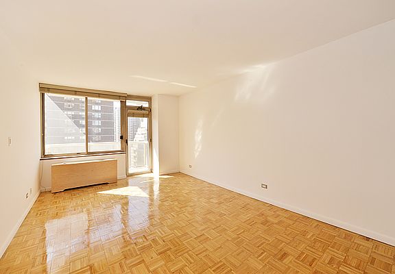 4th image of 200 E 89th St APT 20A