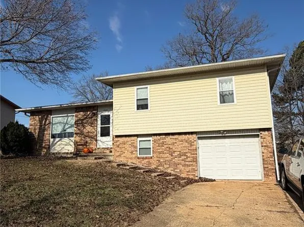1925 Brentwood Rd, Poplar Bluff, MO 63901