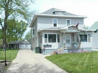 203 E 3rd St, Hastings, NE 68901