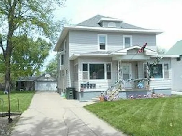 203 E 3rd St, Hastings, NE 68901