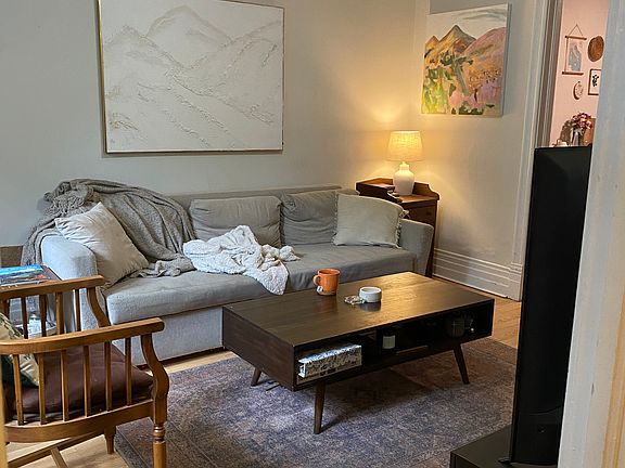 4th image of 2436 N Maplewood Ave #G