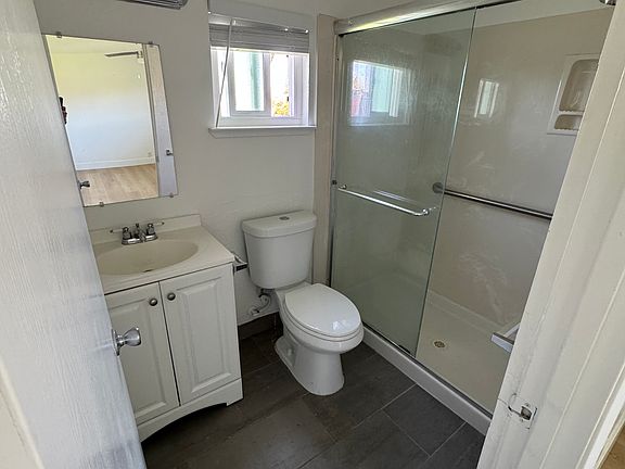 3rd image of 1822 Bedell Ln #C