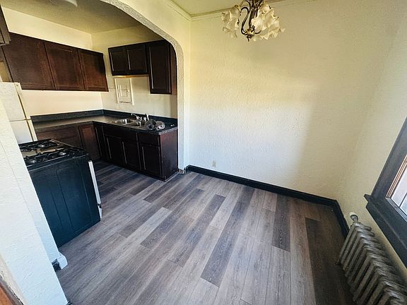 3rd image of 309 Arlington St APT 101
