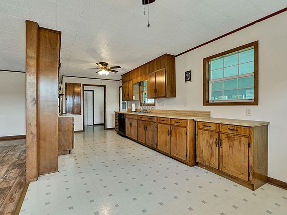 4th image of 190 Glensara Dr NW