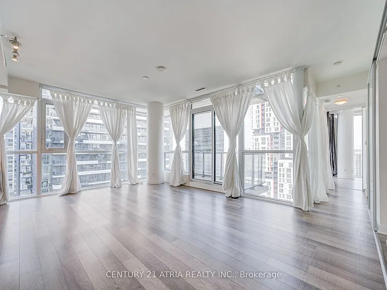 290 Adelaide St W #2404 — Photo 10