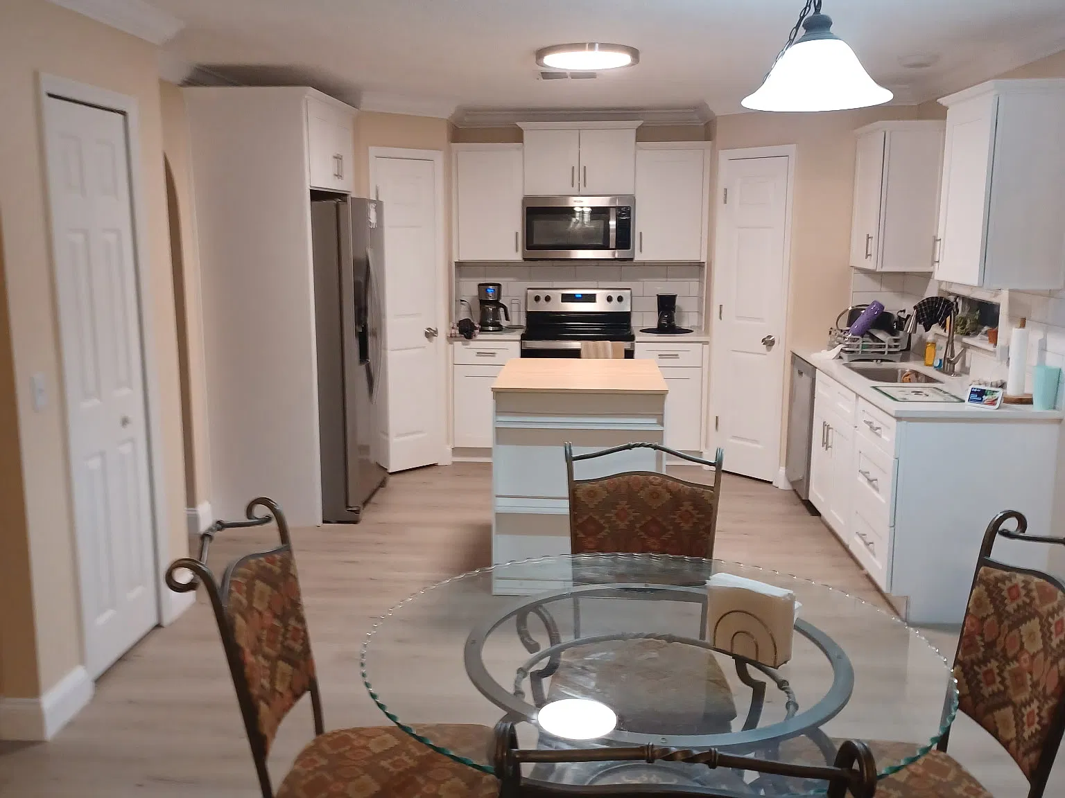 4 bed, 2.5 bath, 2078 sqft, $2,800 — Photo 4