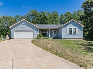 890 S Whispering Brook Ct, O'Fallon, MO 63366