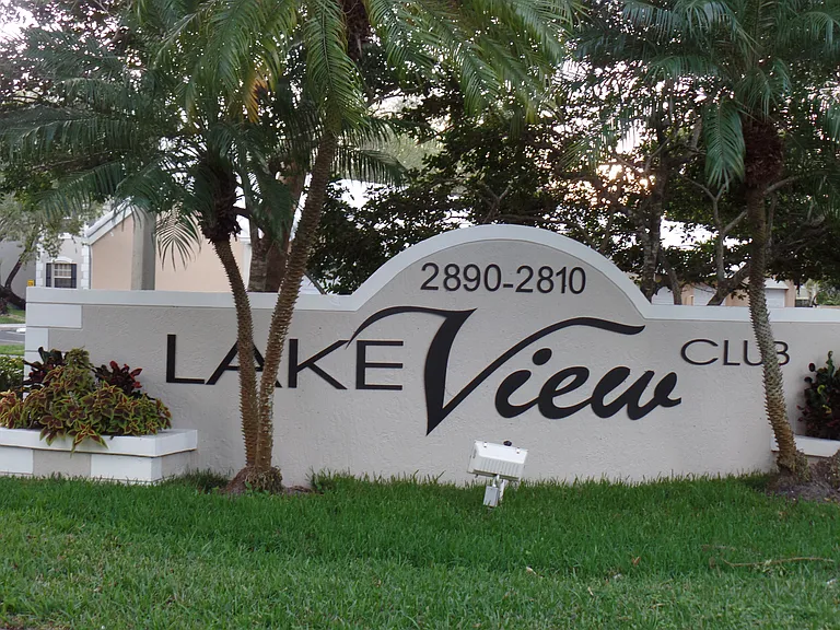 2851 N Oakland Forest Dr #111 — Photo 48