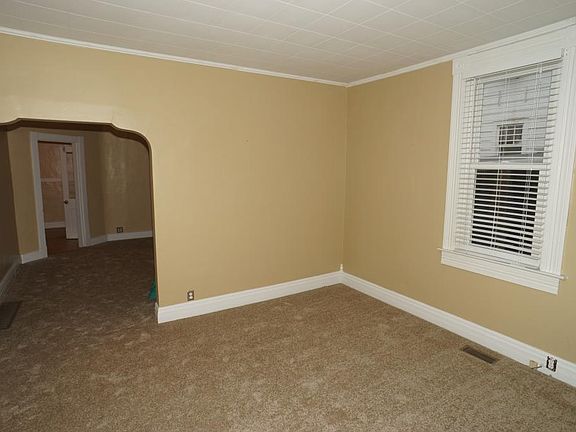 5th image of 300 N Park Ave