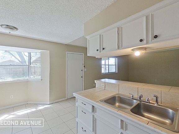 3rd image of 6827 Winding Trace Dr