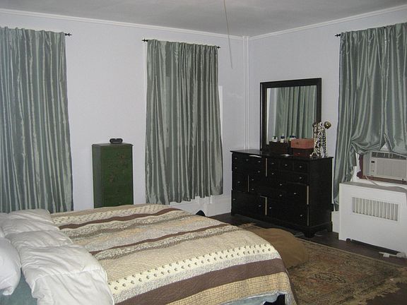 front bedroom
