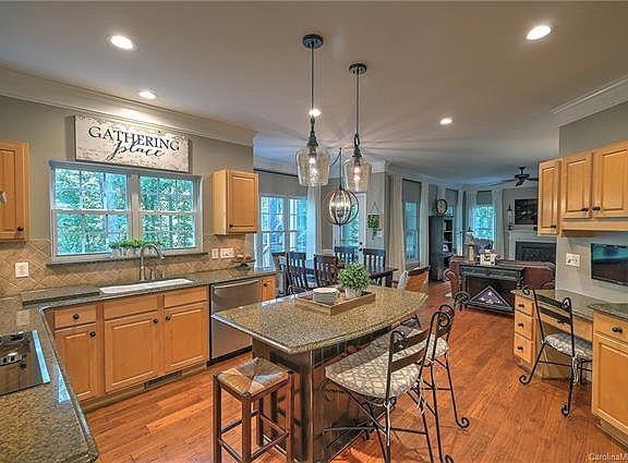 5th image of 8528 Glade Ct