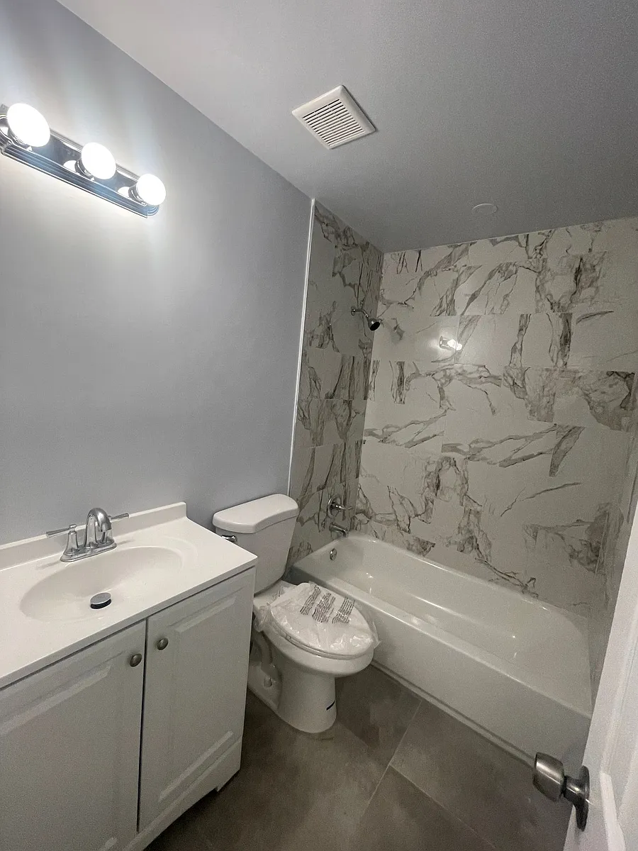 Building Photo - 780 NE 46th Ct