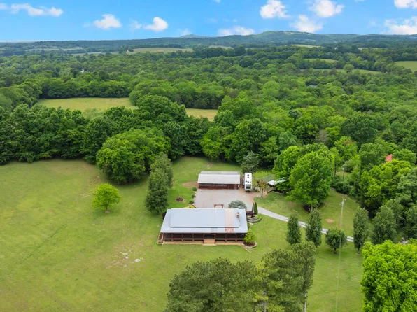 990 Bugscuffle Rd, Wartrace, TN 37183