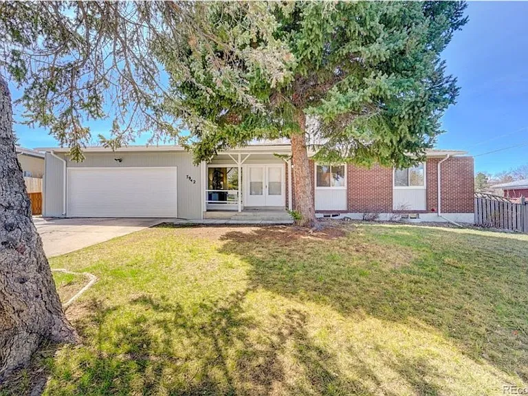 7942 E Briarwood Blvd — Photo 1