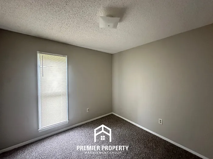 1082 Hooker St — Photo 14