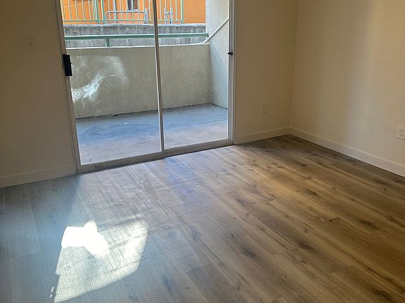 4th image of 7139 Flight Ave #105