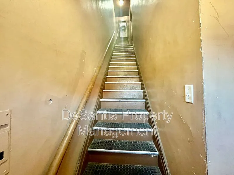 2 bed, 1.0 bath, 800 sqft, $900 — Photo 4