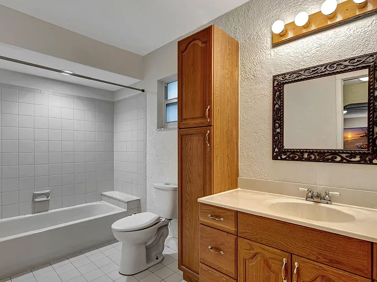 1402 Cormorant Rd — Photo 3