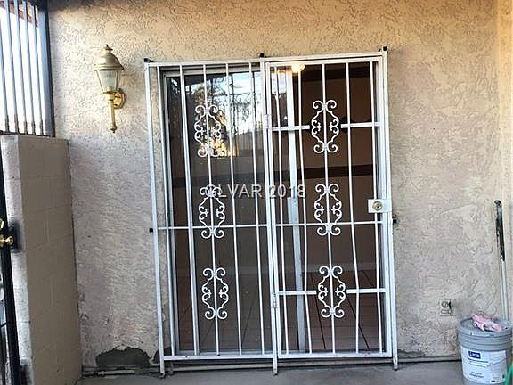 3rd image of 3917 Torsby Pl