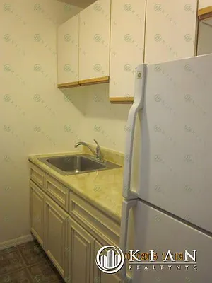 Rented by Kian Realty | media 8