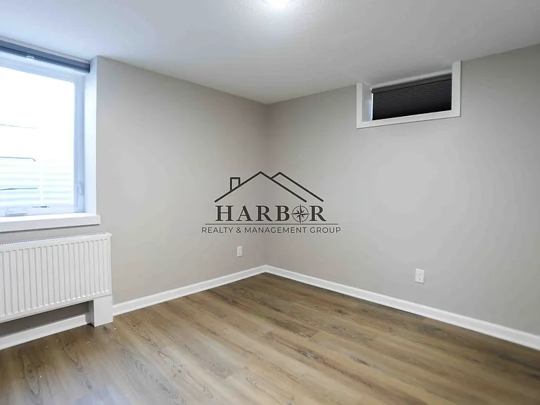 319 14th St SW-Move in Special! 1/2 off your first month of rent!! — Photo 3