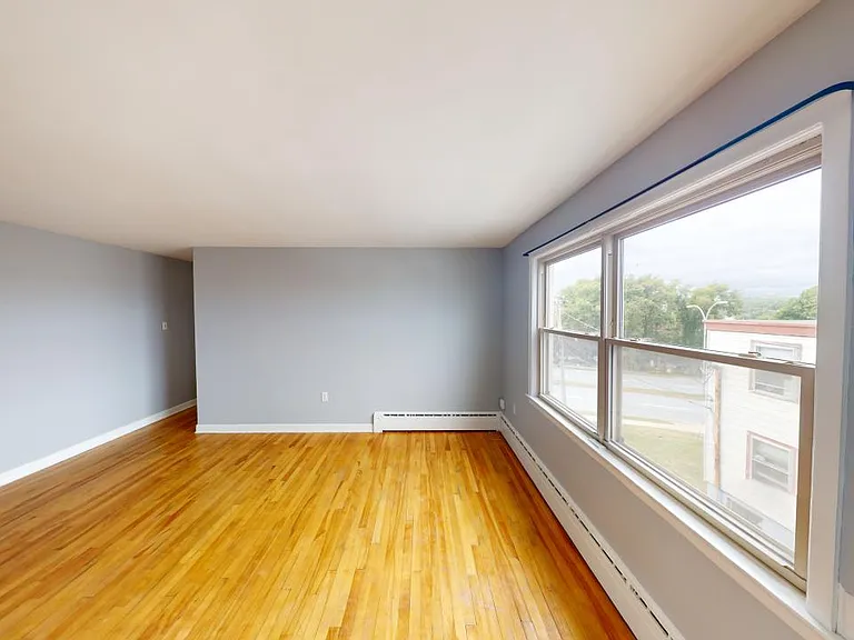3699 Windsor St #6 — Photo 3