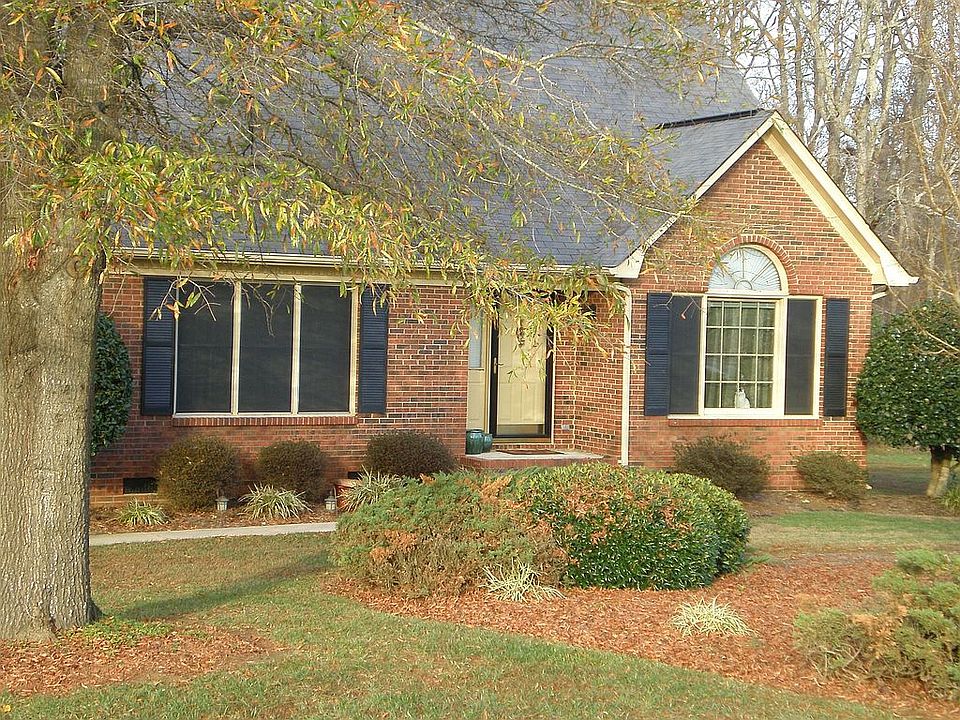 2nd image of 2618 Foxworth Dr