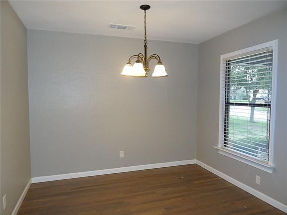 4th image of 1605 Plymouth Dr