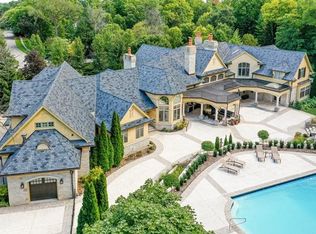 1505 Greenway Ter, Elm Grove, WI 53122