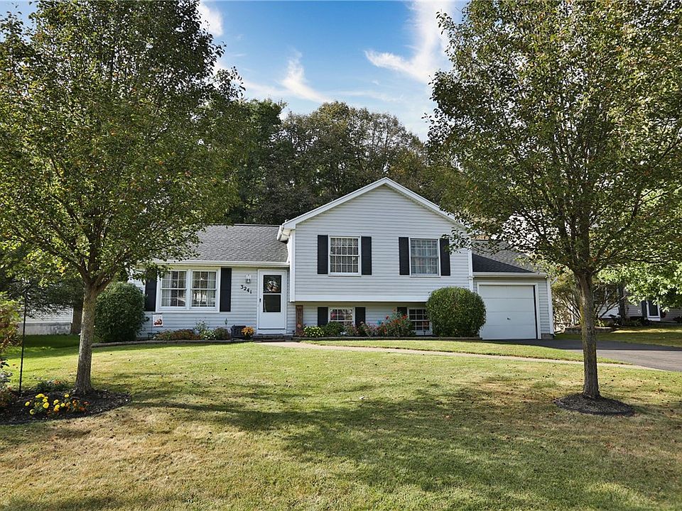 1st image of 3241 Woodfield Dr