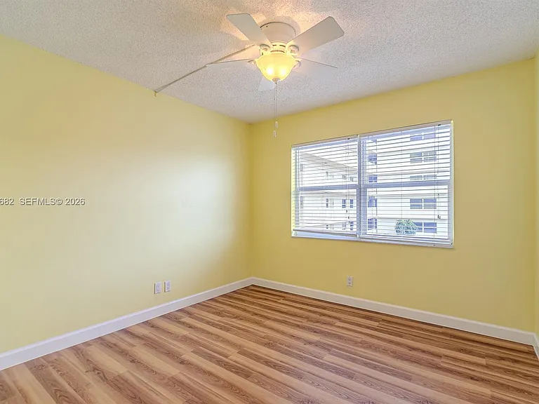 121 Golden Isles Dr #201 — Photo 31