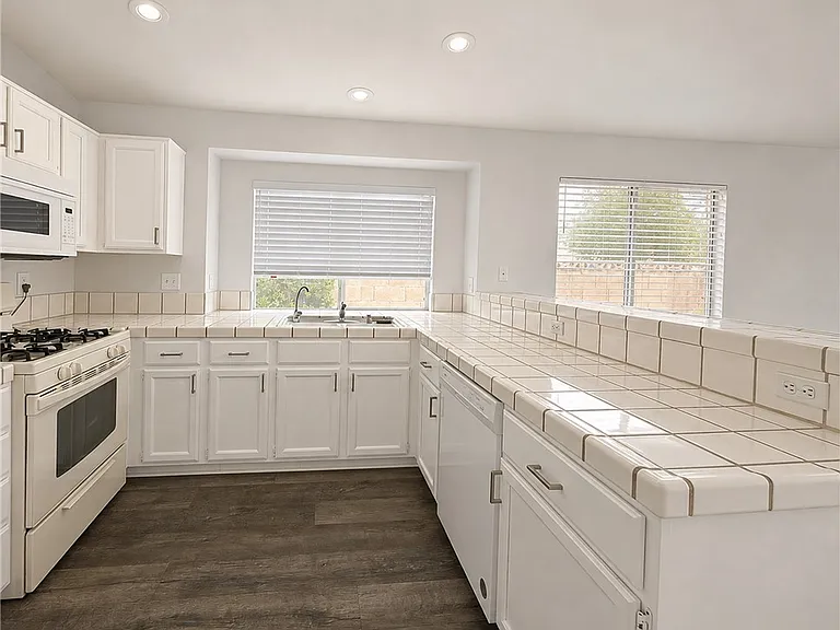 2436 Twin Flower Cir — Photo 8