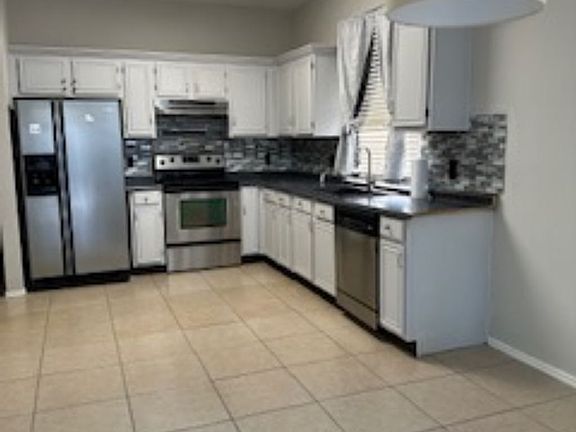 3rd image of 414 Wolfe St #1