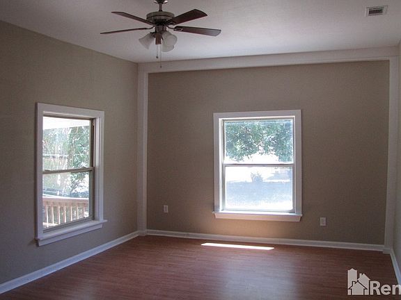 3rd image of 1024 E Hattie St