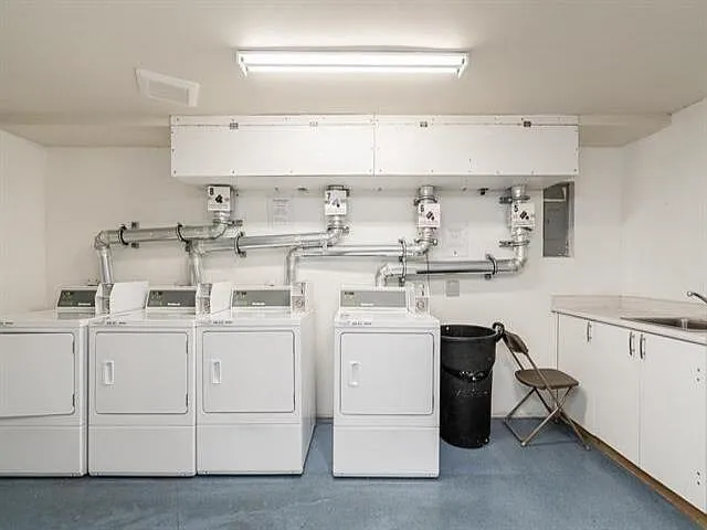 1850 Southmere Cres E #8 — Photo 23