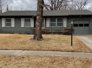 2525 SW Amhurst Rd, Topeka, KS 66614
