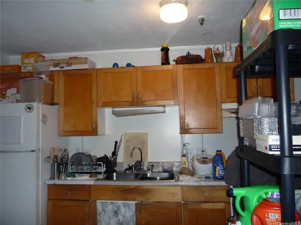 1226 Alexander St APT 507, Honolulu, HI 96826