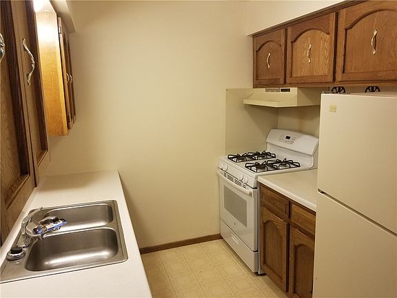 5th image of 1820 Grove Street #1