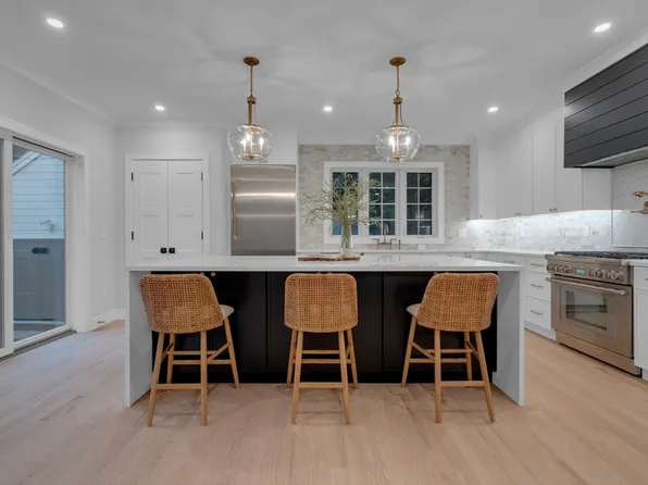 86 Halcyon Rd, Newton, MA 02459