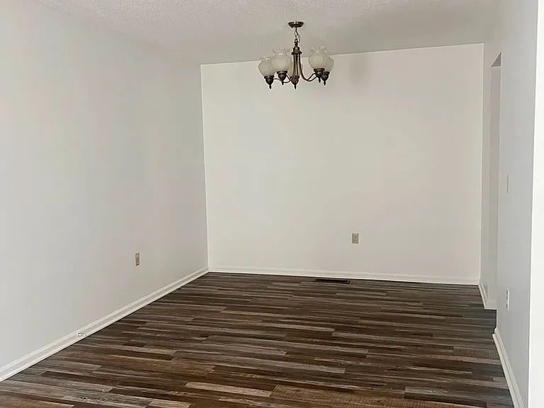 620 Oak Park Blvd #101 — Photo 31
