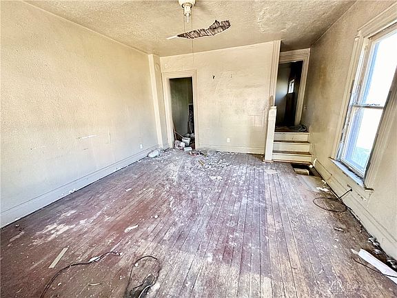 2nd image of 215-217 N Orchard Ave