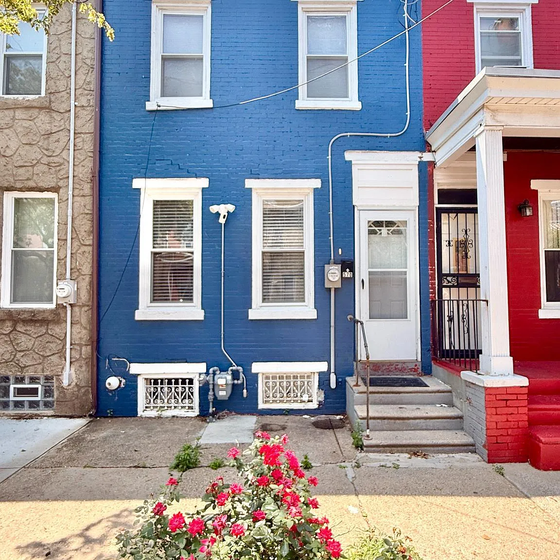 4 bed, 1213 sqft, $1,950 — Photo 1