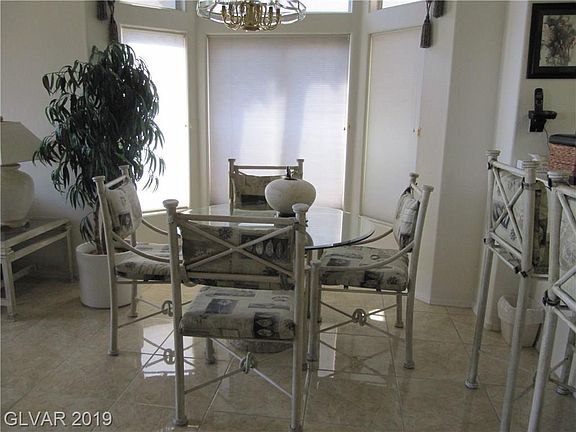 3rd image of 2720 Vista Butte Dr